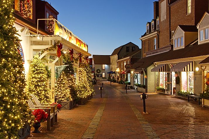 Evening street scene in Bowen's Wharf, Newport, Rhode Island. Image Credit: danf0505 / Shutterstock