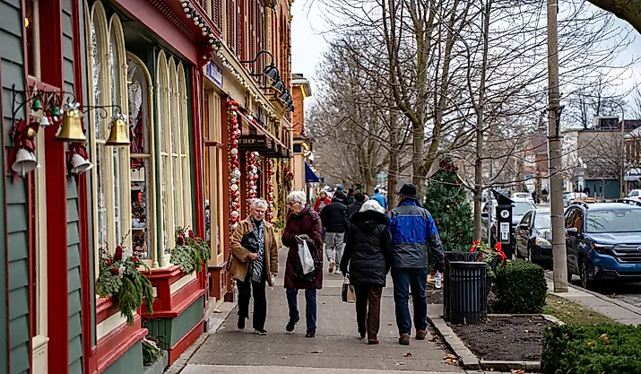View of Queen Street in the historic old town of Niagara-on-the-Lake. Editorial credit: Erman Gunes / Shutterstock.com
