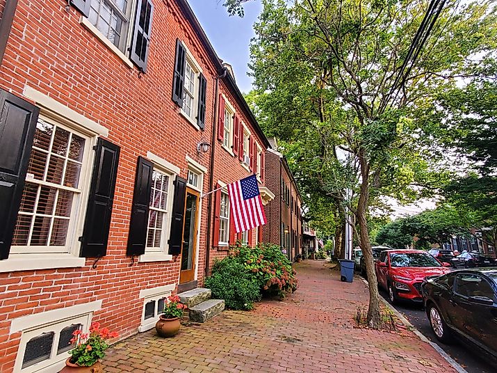 Row homes in New Castle, Delaware. (Khairil Azhar Junos / Shutterstock.com)