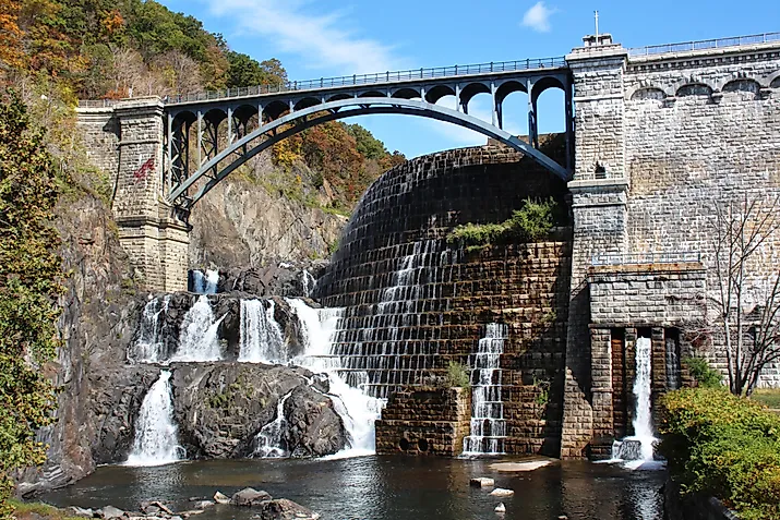 croton dam waterfall new york state reservoir bridge walkway