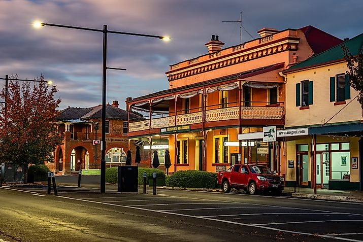 Historical Great Central Hotel building at sunset in Glen Innes, New South Wales. Editorial credit: Alex Cimbal / Shutterstock.com