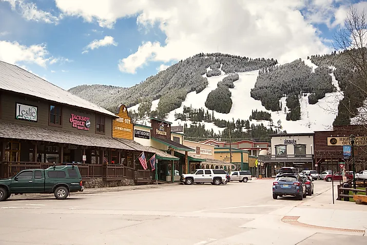 Snow covered ski slopes in Jackson, Wyoming. Image credit: VDB Photos / Shutterstock.com