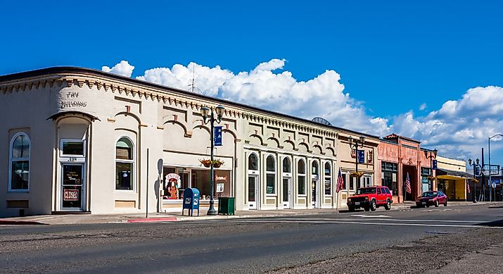 Street view in Lakeport, California, via Aneta Waberska / Shutterstock.com