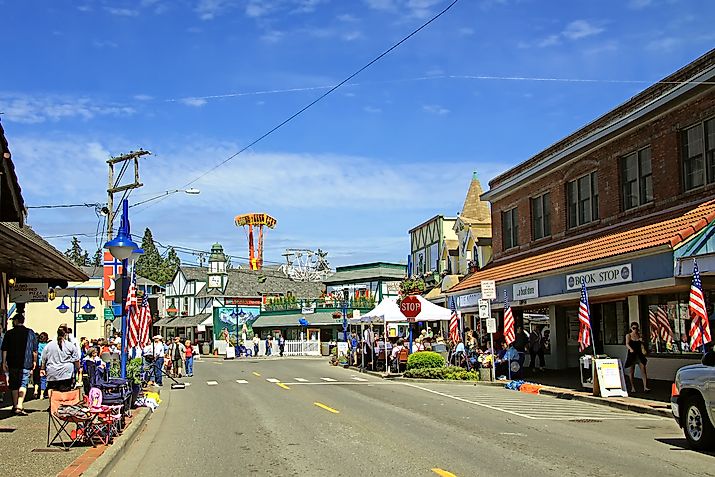 Front Street, Poulsbo, Washington. Image credit Steven Pavlov, CC BY-SA 3.0, via Wikimedia Commons