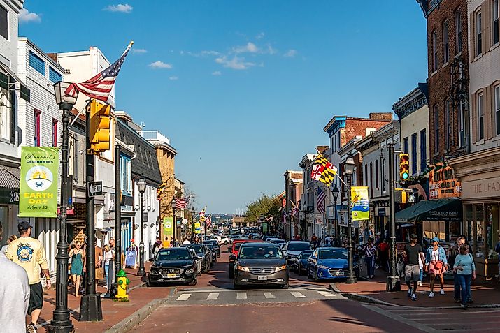The people and traffic in the main street of Annapolis, Maryland, USA