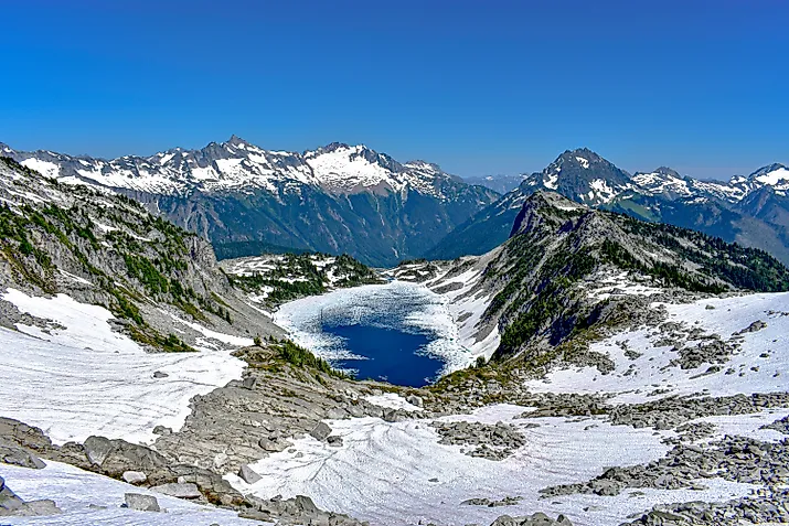 Hidden Lake frozen over, North Cascades National Park, Washington. 