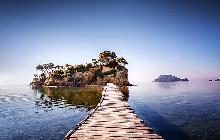 Picturesque Greek island. Image credit: Feel good studio/Shutterstock