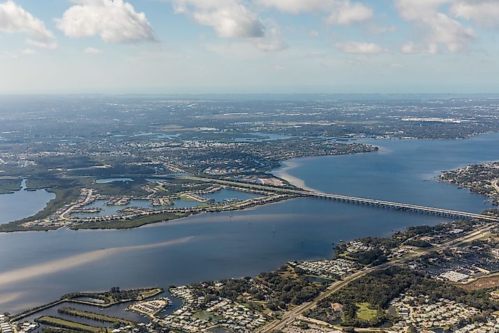 Aerial view of the city of Bradenton, Florida.
