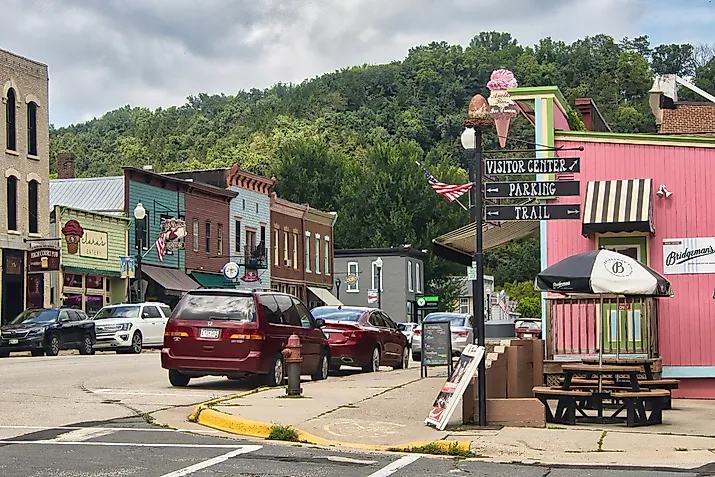 Summer day view of downtown Lanesboro, Minnesota, along the Root River State Trail. Image Credits: Dave Jonasen via Shutterstock
