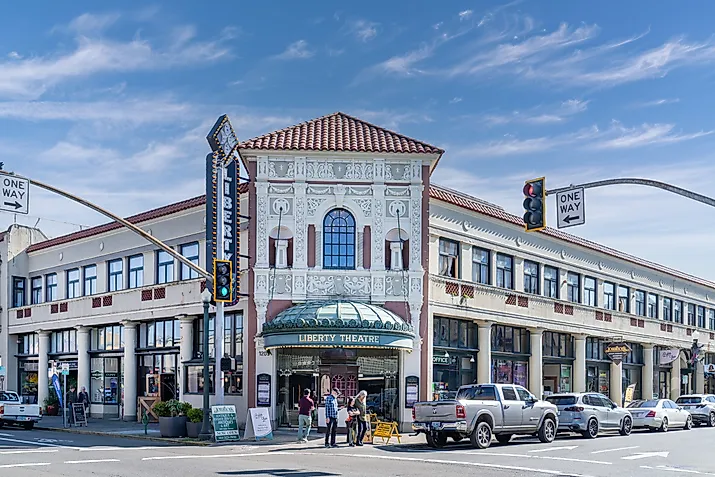 Liberty Theatre in downtown Astoria, Oregon. Image credit BZ Travel via Shutterstock