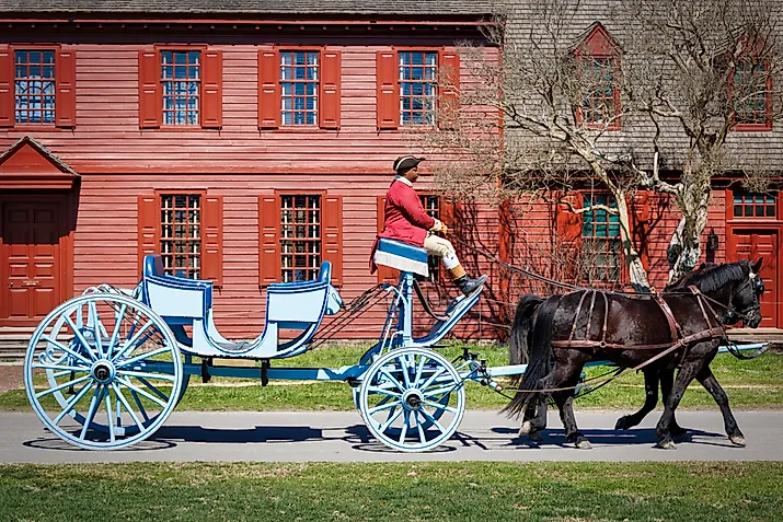 A horse-drawn carriage in Colonial Williamsburg, Virginia. (Editorial credit: Bill Chizek / Shutterstock.com) 