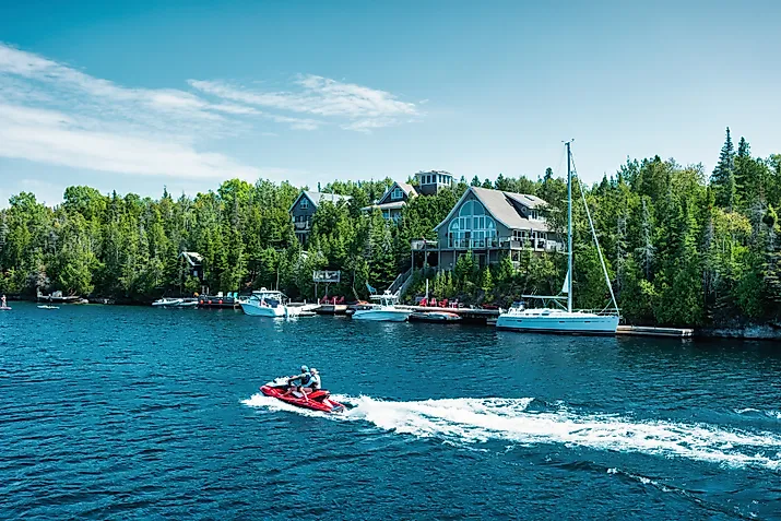 Tobermory, Ontario, via benedek / Shutterstock.com