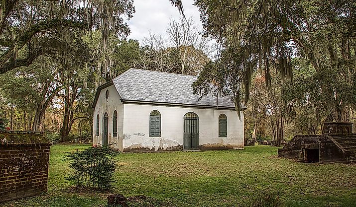 Historic Strawberry Chapel in Childsbury Towne. Itsbrandoyo, CC BY-SA 4.0 <https://creativecommons.org/licenses/by-sa/4.0>, via Wikimedia Commons https://upload.wikimedia.org/wikipedia/commons/5/5b/Historic_Childsbury_Towne_Site%2C_Strawberry_Chapel%2C_Co