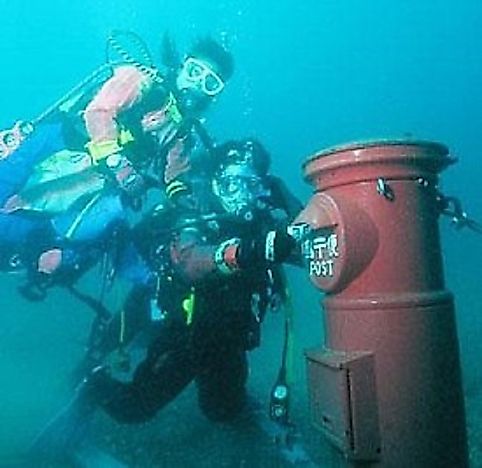 Did You Know That A Postbox In Susami Bay, Japan Sits 10 Meters Underwater?