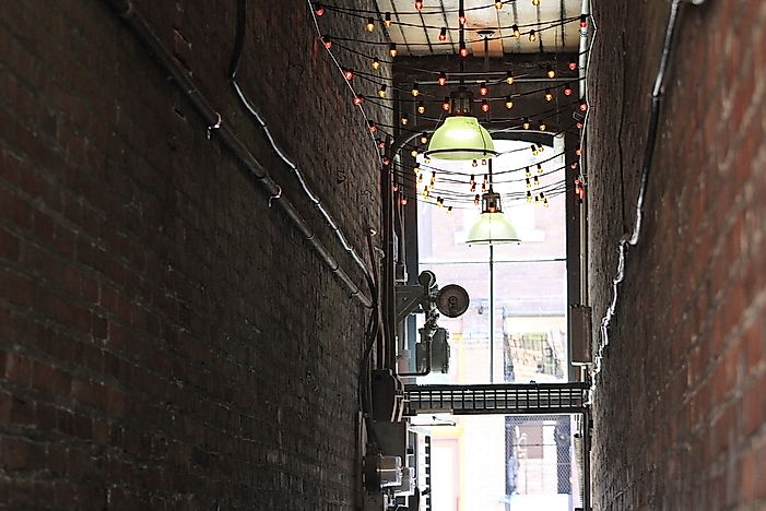 #3 Fan Tan Alley, Canada