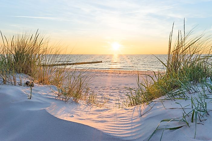 What is the Difference Between an Ocean and a Sea?