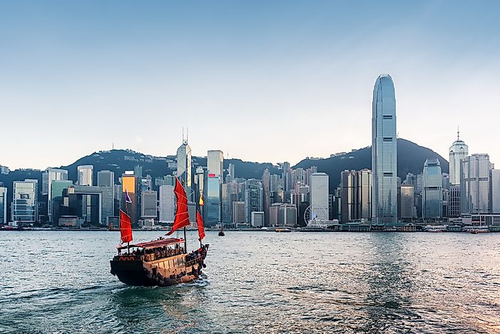 #10 The Cullinan South Tower, Hong Kong - 890 Feet