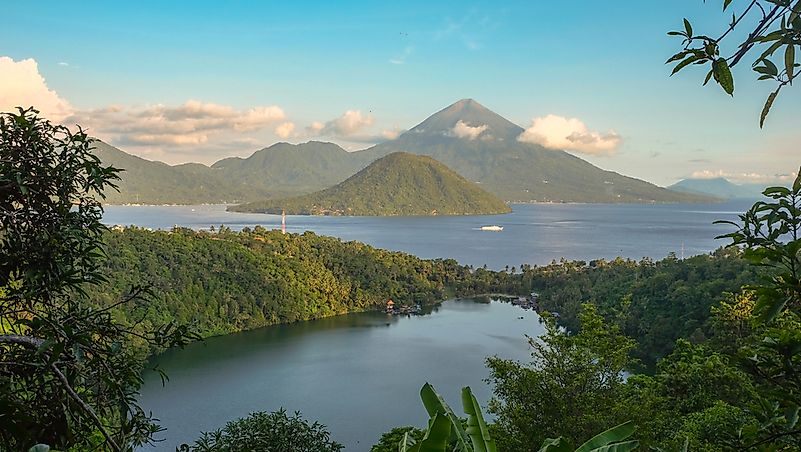 Where Are The Maluku Islands Located?