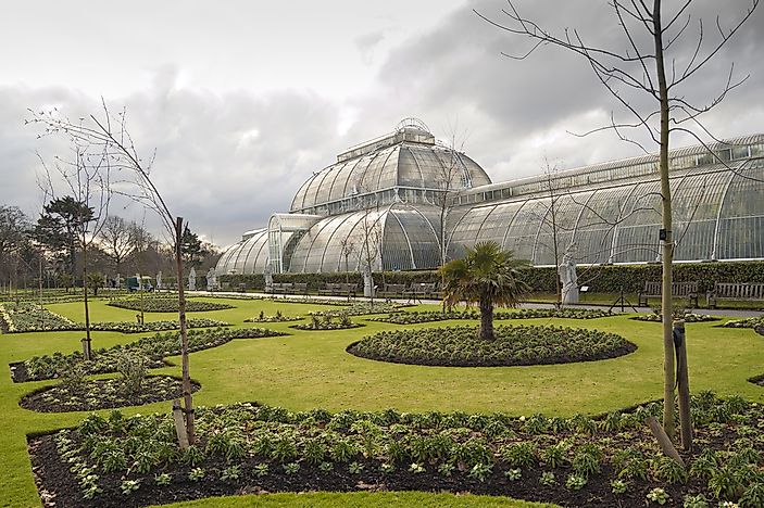 A greenhouse in Kew Gardens. A greenhouse in Kew Gardens.