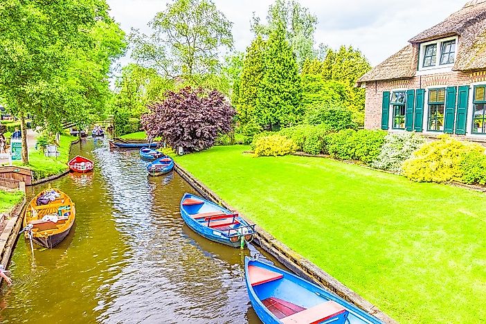 Did You Know That The Village Of Giethoorn, The Netherlands Has No Roads?