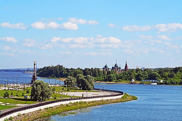 #8 It is home to the Volga, the longest river in all of Europe.