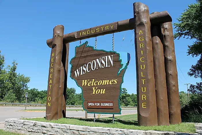 Which States Border Wisconsin?