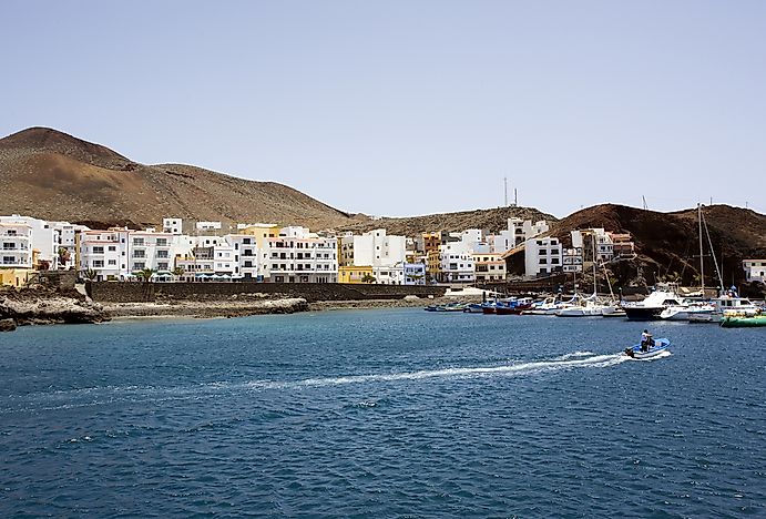 The Most Extreme Points of Spain