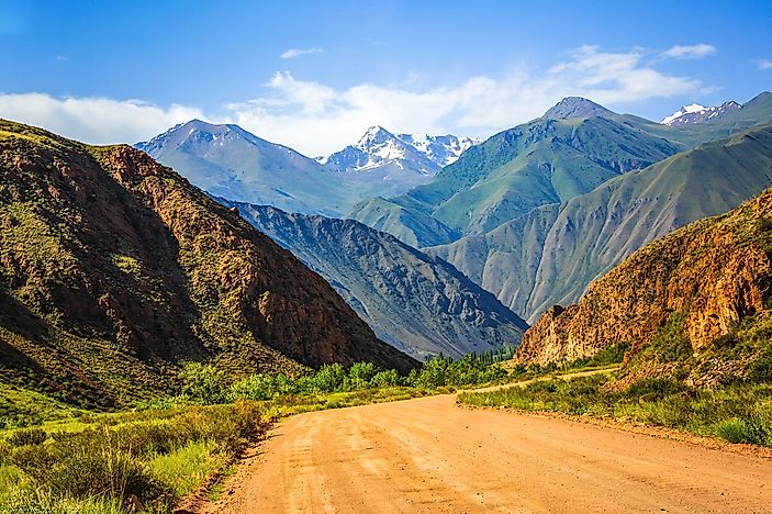 What is The Difference Between Topical Prominence and Altitude?