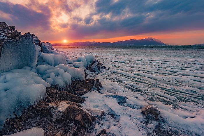 The World's Largest Freshwater Lakes