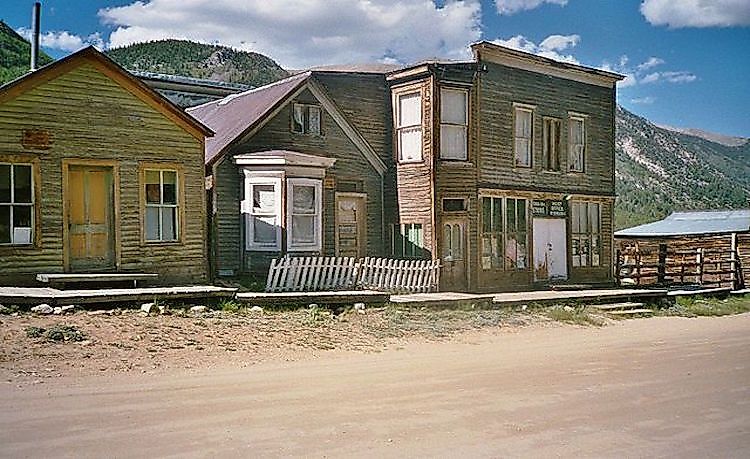 #3 St. Elmo, Colorado - (peak population 2,000)