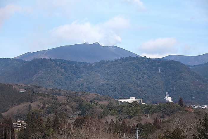 Where is the Shinmoedake Volcano?