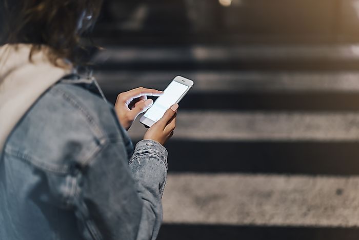 Hawaii to Implement a Fine for Texting at Crosswalks