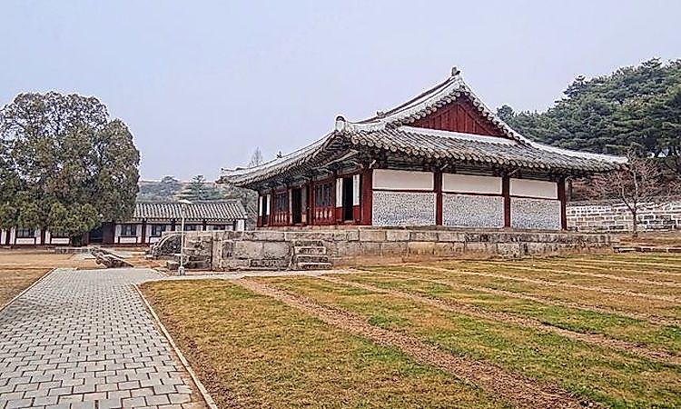 #4 Notable Architecture and Religious Components -