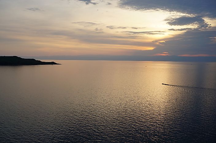 What Is The Longest and Deepest Lake In Africa?