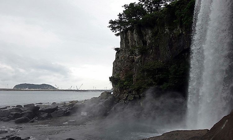 #5 Jeongbang Waterfall -