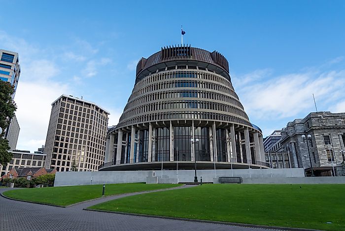 #1 The Differing Paths of New Zealand and Newfoundland - Independence within the British Empire: Commemorating the Statute of Westminster