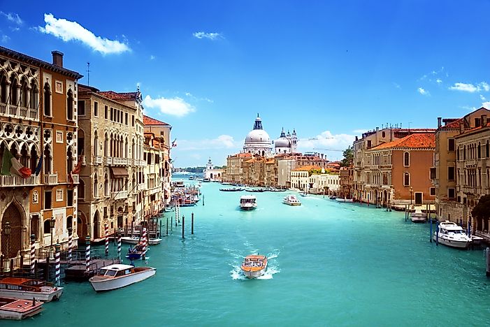 How Many Islands Does Venice Have?