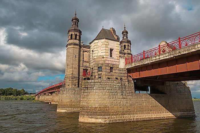 Which Countries Border Lithuania?