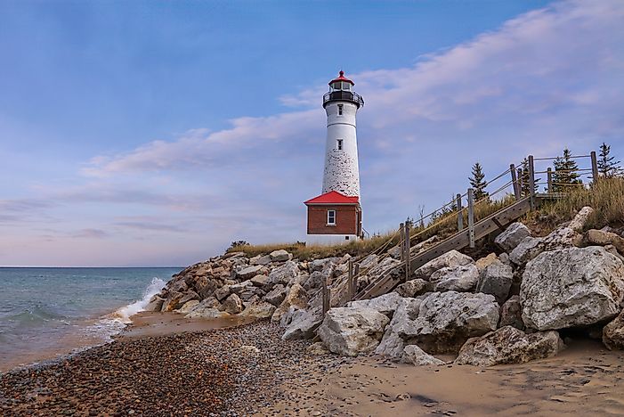 #4 Crisp Point Light