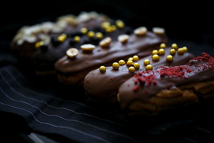 Éclairs. Éclairs.