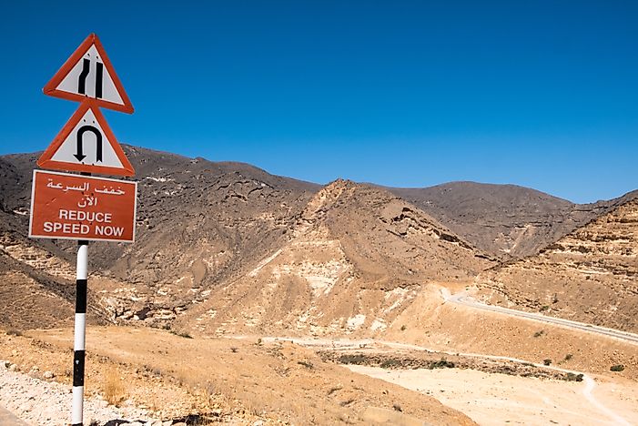 Which Countries Border Oman?