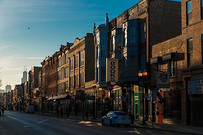 Editorial credit: John Gress Media Inc / Shutterstock.com. Early morning in Wicker Park, Chicago. Editorial credit: John Gress Media Inc / Shutterstock.com. Early morning in Wicker Park, Chicago.