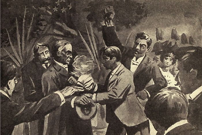 Assassination of President McKinley on September 5, 1901 by Leon Czolgosz. Editorial credit: Everett Historical / Shutterstock.com
