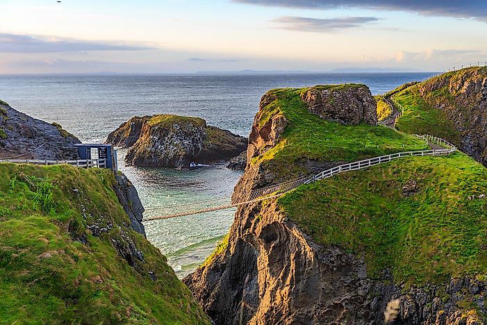 Resultado de imagem para Carrick-A-Rede Rope Bridge