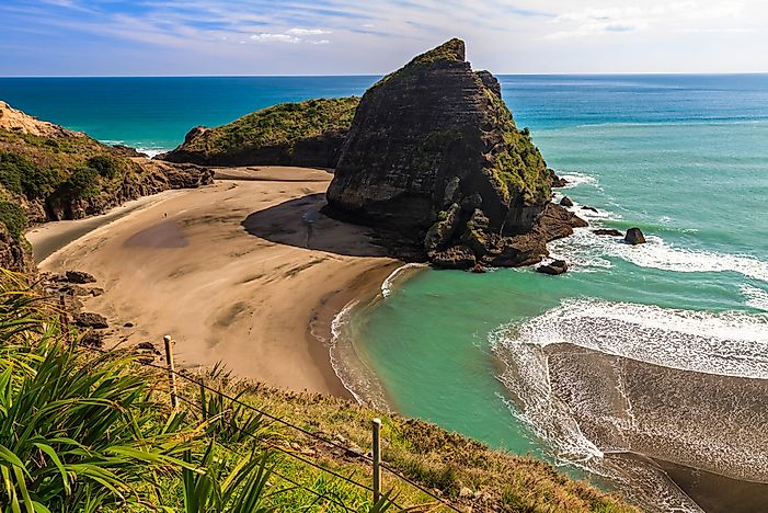 Piha Beach on North Island, Auckland, New Zealand.