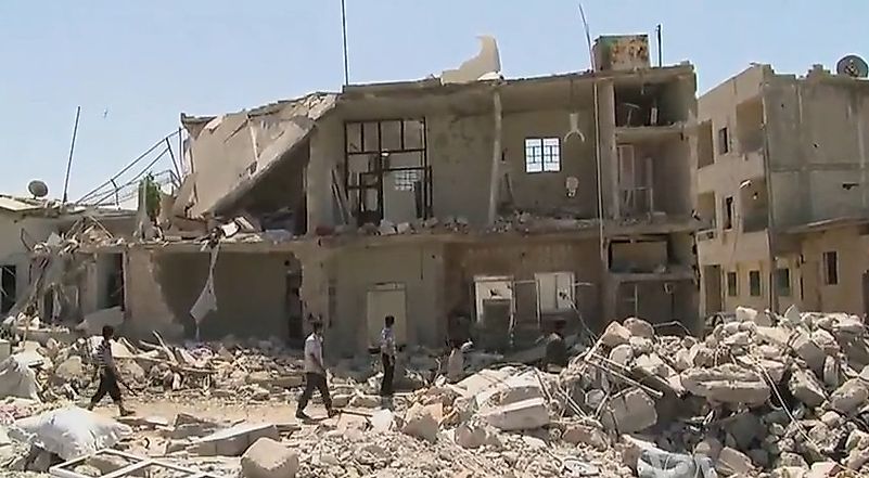 Putin - Venezuela crisis economica - Página 12 Azaz-syria-during-the-syrian-civil-war-missing-front-of-house