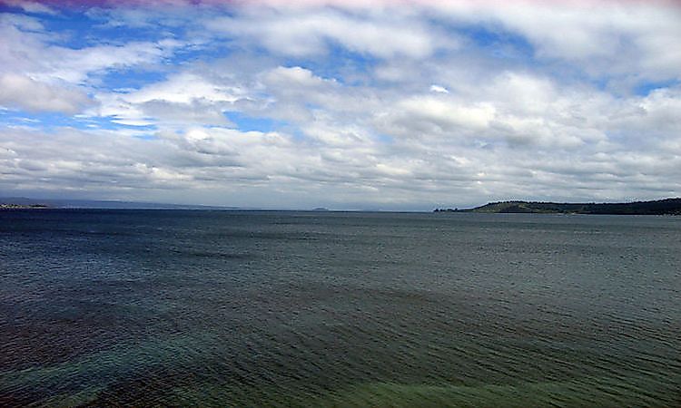 Which Are The Largest Lakes In New Zealand By Surface Area?