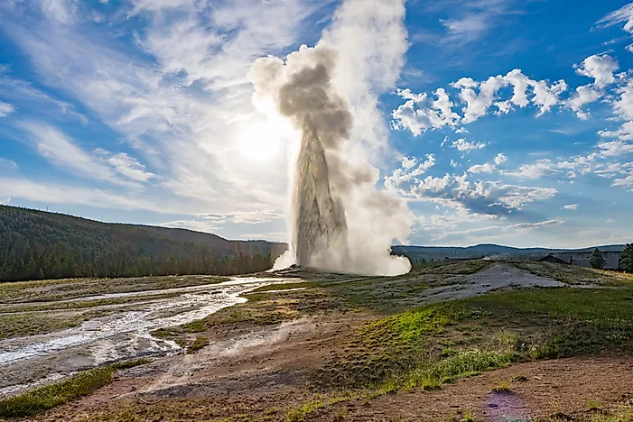 Yellowstone National Park: Unique Places around the World