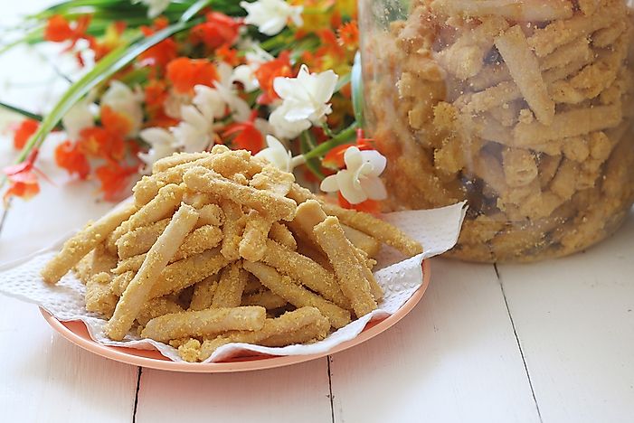 #4 Kuih batang buruk