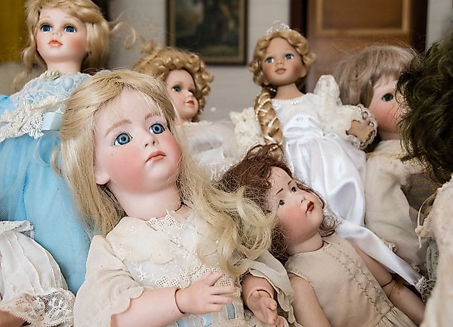 #7 Pediophobia (Fear of Dolls)